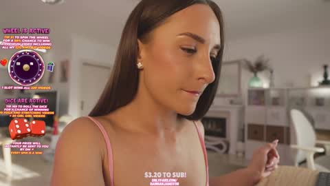 Snapshot of hannahjames710 chatting on February 2025 04:35:02 PM Hannah James online show from February 2025 04:35:02 PM