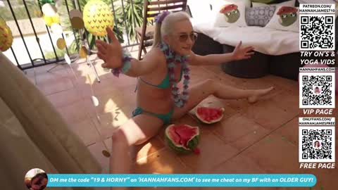 Snapshot of hannahjames710 chatting on October 2025 03:43:01 PM Hannah James online show from October 2025 03:43:01 PM