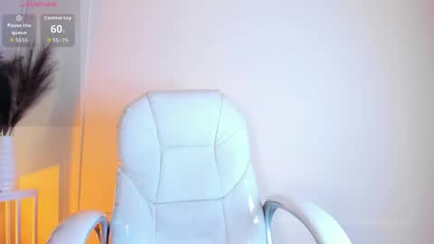 Snapshot of hannapaola chatting on May 2026 01:57:16 AM HannaPaola online show from May 2026 01:57:16 AM