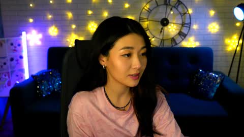 hannarosie online show from December 2024 07:53:02 PM