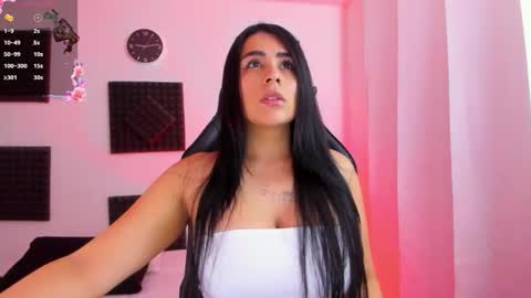 Hanna  online show from October 2025 02:12:01 PM