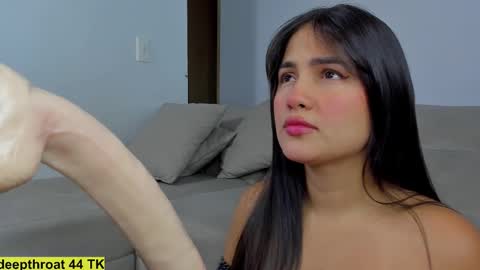 Snapshot of hannathompson___ chatting on October 2025 01:12:02 PM Hanna online show from October 2025 01:12:02 PM