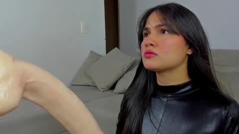 Snapshot of hannathompson___ chatting on October 2025 01:56:01 PM Hanna online show from October 2025 01:56:01 PM