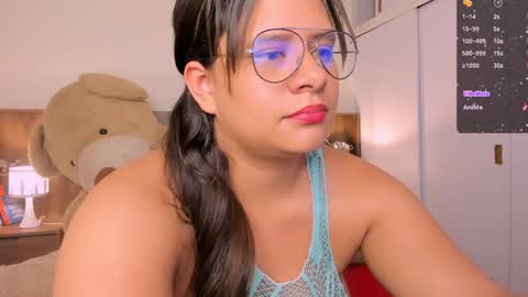 Snapshot of hanny_13 chatting on February 2025 01:43:01 AM taylor live online show from February 2025 01:43:01 AM
