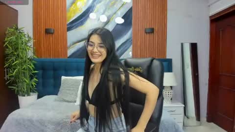 Snapshot of hannyy_ chatting on June 2026 05:27:01 PM HANNY online show from June 2026 05:27:01 PM