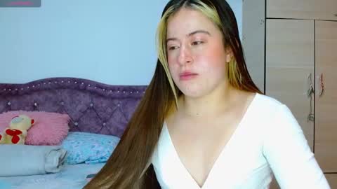 Snapshot of hanssel_tess chatting on October 2025 12:06:02 PM isabella online show from October 2025 12:06:02 PM