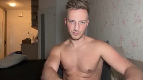 Snapshot of hanzlagerfelt chatting on November 2025 08:18:01 PM hanzlagerfelt online show from November 2025 08:18:01 PM