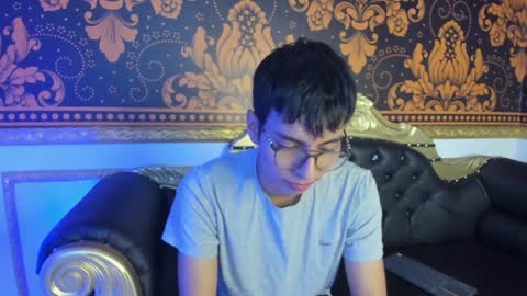 happy_cream_ online show from December 2024 02:41:02 PM