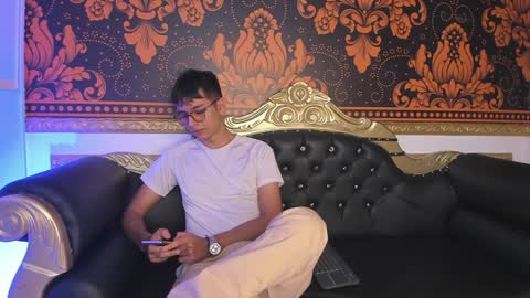 happy_cream_ online show from January 2025 02:19:01 PM