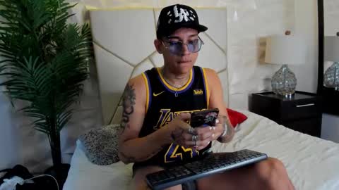 Snapshot of happy_endd_ chatting on December 2025 11:26:02 AM Happy Boy online show from December 2025 11:26:02 AM