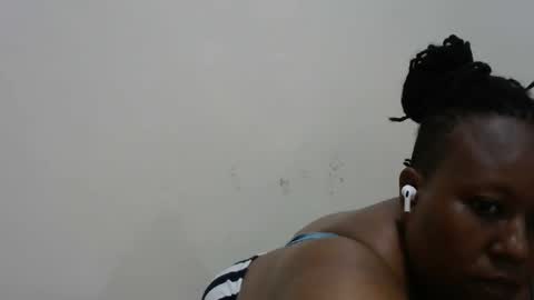 Snapshot of happy_slut254 chatting on October 2025 03:42:02 PM happy_slut254 online show from October 2025 03:42:02 PM