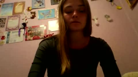 happyemily  online show from October 2025 08:31:01 PM