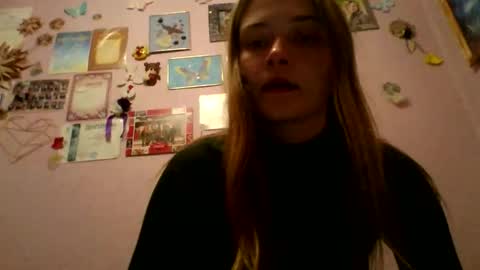 happyemily  online show from October 2025 07:15:01 PM