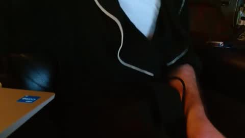 Snapshot of happyhogan1 chatting on March 2025 12:43:01 PM Jhonassmann12 online show from March 2025 12:43:01 PM