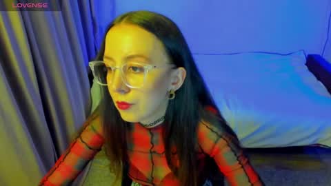 Stephanie online show from May 2026 07:33:01 PM