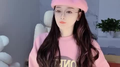 Snapshot of happysweetie168 chatting on December 2024 03:14:02 AM Daisy online show from December 2024 03:14:02 AM