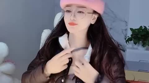 Snapshot of happysweetie168 chatting on December 2024 03:47:02 AM Daisy online show from December 2024 03:47:02 AM