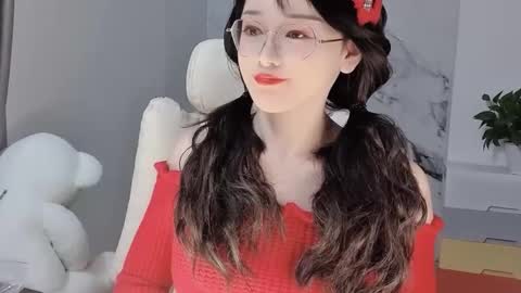 Snapshot of happysweetie168 chatting on February 2025 04:58:01 PM Daisy online show from February 2025 04:58:01 PM