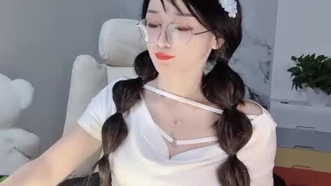 Snapshot of happysweetie168 chatting on February 2025 05:07:01 PM Daisy online show from February 2025 05:07:01 PM