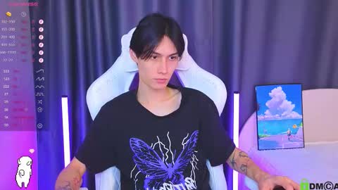 Snapshot of hard__fantasy chatting on December 2025 12:43:02 PM Mark online show from December 2025 12:43:02 PM