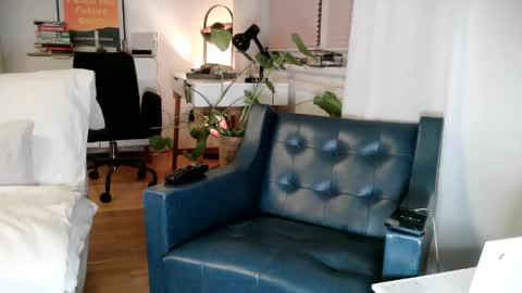 Snapshot of hard_out_here chatting on October 2025 07:36:02 PM Chris online show from October 2025 07:36:02 PM