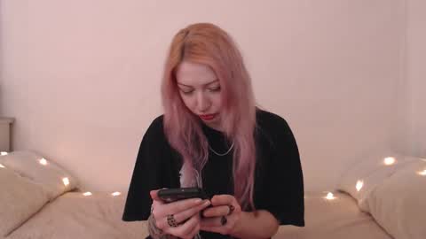 Snapshot of hardcore_x chatting on March 2026 09:40:02 PM Emily online show from March 2026 09:40:02 PM