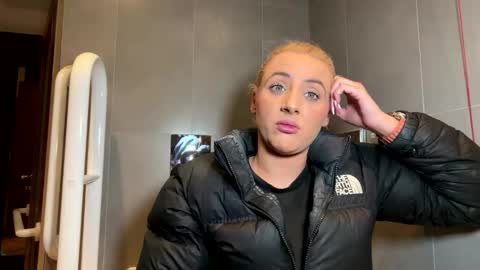 Snapshot of hardcoreslutxx chatting on October 2025 01:17:02 AM hardcoreslutxx online show from October 2025 01:17:02 AM