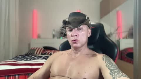 Snapshot of hardmattsteel chatting on December 2024 02:21:01 PM MATTSTEEL - ITALIAN STALLION online show from December 2024 02:21:01 PM