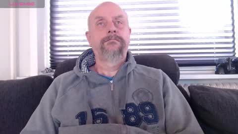 MrLazy online show from November 2025 10:03:01 AM