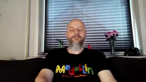 MrLazy online show from May 2026 04:19:02 AM