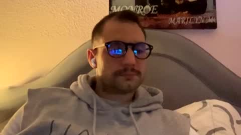 Snapshot of hardnstyle chatting on December 2024 01:15:02 AM HARD AND STYLE online show from December 2024 01:15:02 AM