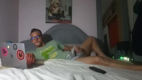 Snapshot of hardnstyle chatting on September 2025 11:29:02 PM HARD AND STYLE online show from September 2025 11:29:02 PM