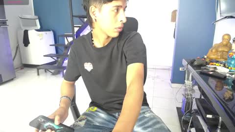 Snapshot of hardsexlove08 chatting on February 2026 09:33:01 PM Andres Dean online show from February 2026 09:33:01 PM