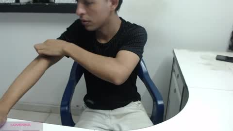 Snapshot of hardsexlove08 chatting on April 2026 03:40:02 AM Andres Dean online show from April 2026 03:40:02 AM