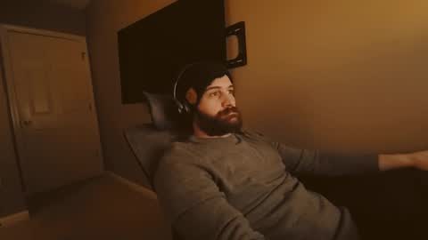 Tom online show from February 2025 11:42:02 PM