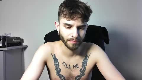 Liam online show from December 2025 09:00:01 PM