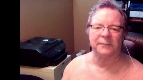 Snapshot of harley2086 chatting on January 2025 03:43:01 PM harley2086 online show from January 2025 03:43:01 PM