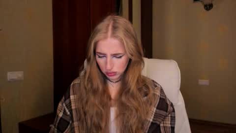 Julia online show from October 2025 05:52:02 AM