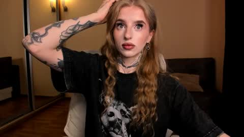 Julia online show from April 2026 04:48:02 AM