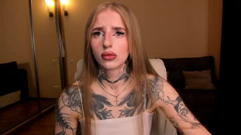 Julia online show from April 2026 04:43:02 AM