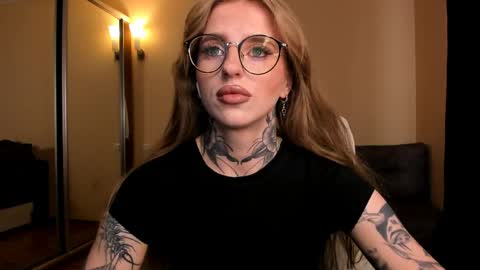 Julia online show from April 2026 05:22:01 AM