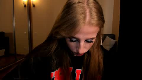 Julia online show from June 2026 06:12:02 AM