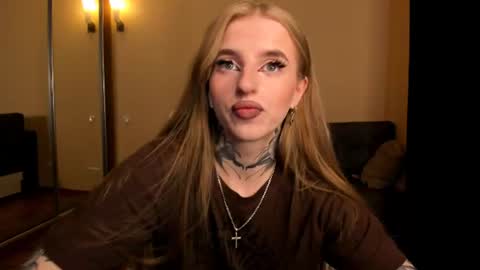 Julia online show from June 2026 05:43:02 AM