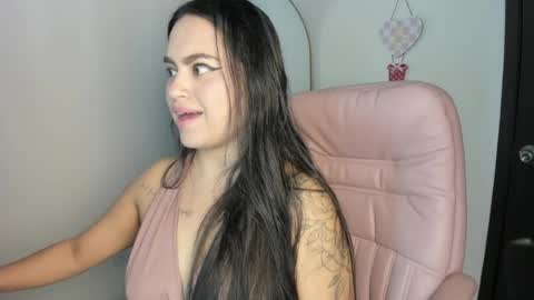 Snapshot of harmony_murr chatting on May 2026 05:23:02 PM vanessa online show from May 2026 05:23:02 PM