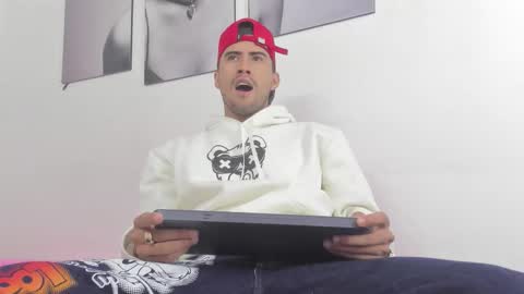 harold_999 online show from November 2025 08:43:01 PM