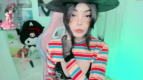 Snapshot of haru_lee chatting on October 2025 02:10:01 AM Haru online show from October 2025 02:10:01 AM