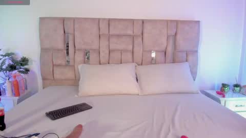 hasret_sesim online show from April 2026 04:04:01 AM