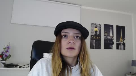 Nicole online show from December 2024 07:01:01 AM