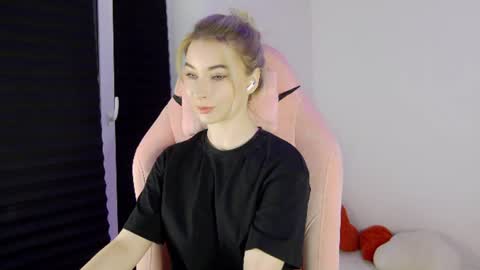 Anna online show from July 2026 10:24:02 PM