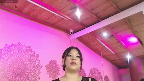 hatsajones online show from September 2025 12:30:01 PM